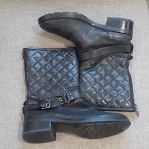 Aquatalia black quilted moto boots size 8.5